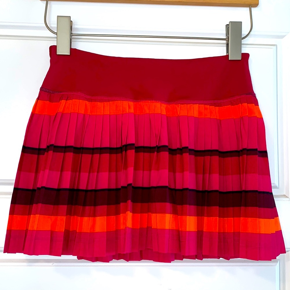RARE LULULEMON SKORT! Get it before it is GONE!! Size 2